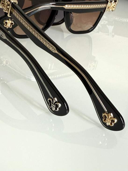 Picture of Chrome Hearts Sunglasses _SKUfw73585806fw